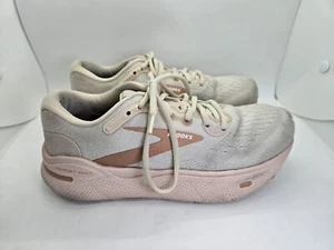 Brooks Ghost Max Schuhe Damen 7 B grau Laufen sportlich Langstrecken Turnschuhe - Bild 1 von 8
