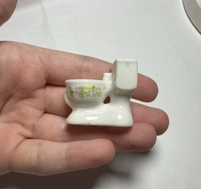 Vintage Dollhouse Miniature Ceramic Toilet for Bathroom Taiwan 1:12 Scale - Image 1 of 4