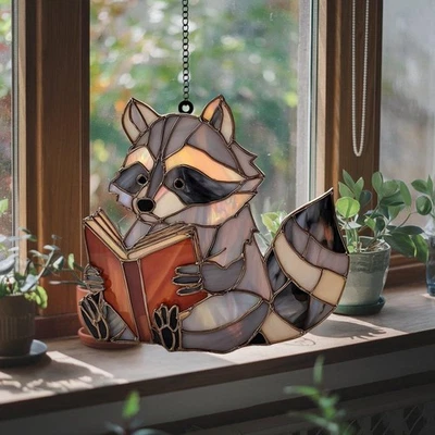 Reading Raccoon акриловый солнцезащитный крем | витражный подвес для окна - Изображение 1 из 4