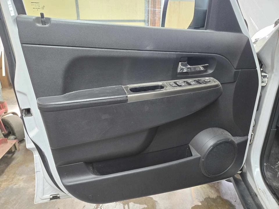 Jeep Liberty 2012 panel de moldura de puerta del conductor *negro**bonito* OEM 1JY031DVAB Foto 1 de 1