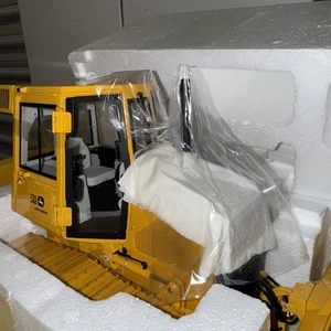 1/16 John Deere 650H Dozer w/Plastic on Tracks Precision Construction NIB - Picture 1 of 11