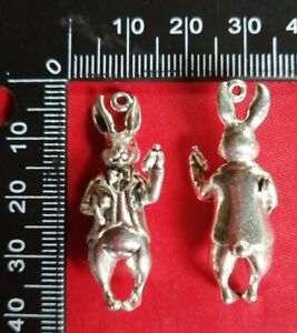 2 Rabbit Silver Tone 3D Jeweller Bag Charm Keyring Bracelet Alice in Wonderland 
