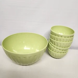 Melamine Salad Bowl Set Lime Green Vintage Taiwan Resin Molded Plastic 1980s - Picture 1 of 9