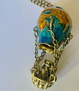 Betsey Johnson Bear in Hot Air Balloon 3D Moving Pendant Necklace Free Gift Bag - Picture 1 of 6