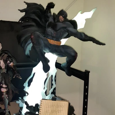 Batman The Dark Knight Returns Sideshow Premium Format - Image 1 of 2