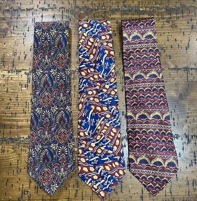 Vintage METROPOLITAN MUSEUM OF ART Tie Lot Of 3 Neck Ties 100 % SILK (H) - Image 1 of 4