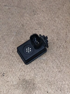 BMW X5 E70 E71 R55 R57 E65 E66 E64 E88 E92 64116988303 Air Quality Sensor J2 - Image 1 of 4