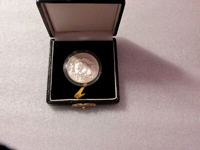 1986 China Giant Panda 5 Yuan Uncirculated Silver Coin with Box Encapsulated - Image 1 of 4