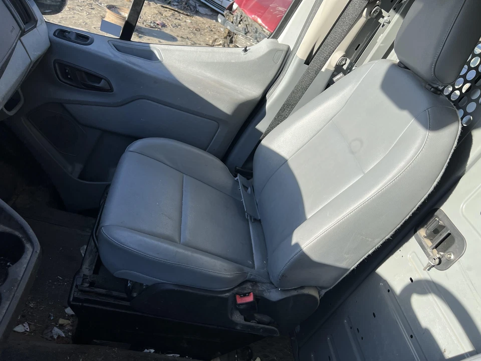 Asiento delantero FORD TRANSIT 250 15 16 17 18 19 20 21 22 23 pasajeros Foto 1 de 1