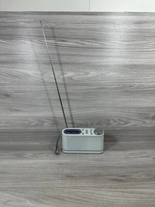 Roberts DAB Radio Play 10 White Radio Clear Illuminated Display Compact Portable - Picture 1 of 5
