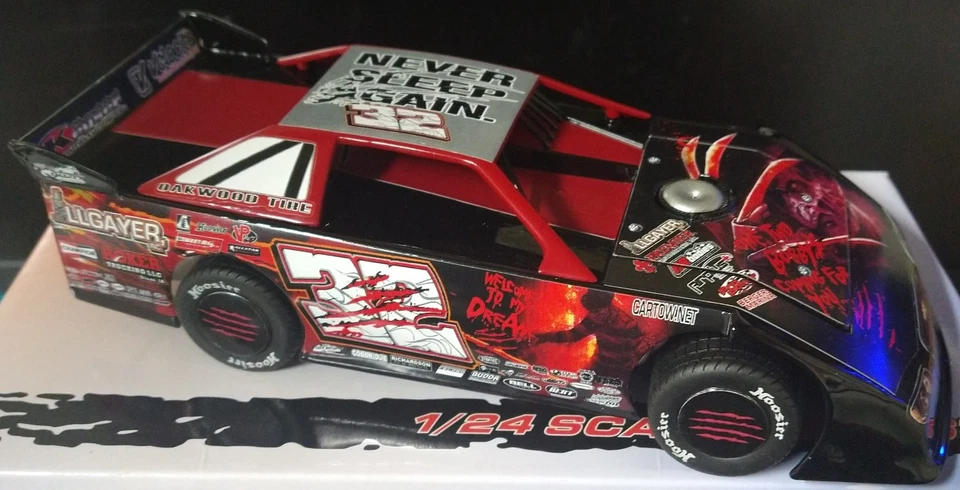 Bobby Pierce 2017 ADC Freddy Kruger Dirt Late Model 1/24 pressofuso mai dormire - Immagine 1 di 1
