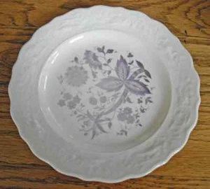 Vintage Syracuse China Purple Leaves Flowers 7 1/4" Plate ~ - Picture 1 of 3