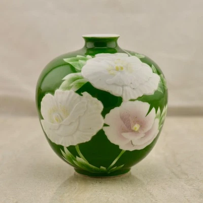 Vaso antigo em relevo floral do período Meiji estúdio japonês por Miyagawa Kozan - Imagem 1 de 4