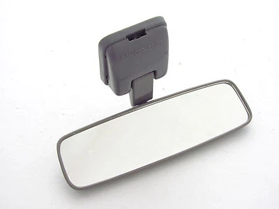 97 - 05 TOYOTA HILUX LN145 INSIDE INTERIOR MIRROR - Image 1 of 3