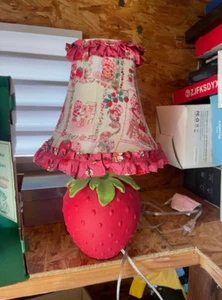 Strawberry Shortcake Collectible Lamp - Picture 1 of 7