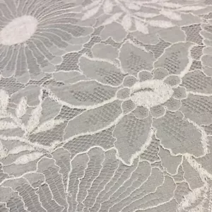 Vintage Chantilly Lace Ivory Floral 1940s Sewing Dressmaking Fabric 2m x 87cm - Picture 1 of 5