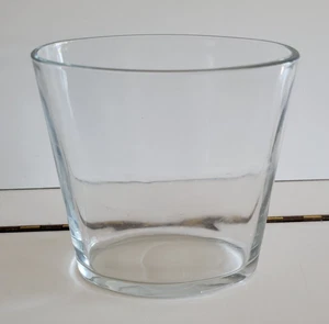 RECTANGULAR CLEAR GLASS VASE ROUNDED EDGES 6.25 BY 5.5 BY 3 INCHES - Picture 1 of 7