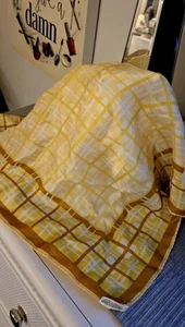 Vintage Vera Nuemann Silk & Rayon Yellows Spring Summer Vibrant Color 22" Square - Bild 1 von 5