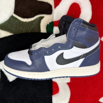 Size 6Y - Jordan 1 Retro High OG Midnight Navy (GS) - Image 1 of 4