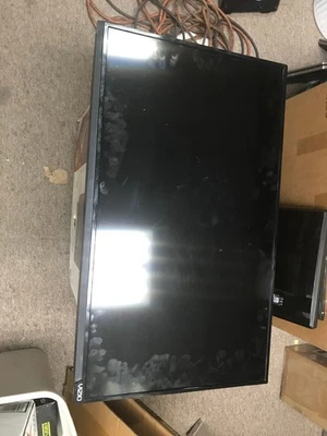 Vizio E-Series E231-B1 32" 720p HD LED LCD Television- WITH REMOTE LWZQPKEQ26017 - Image 1 of 4