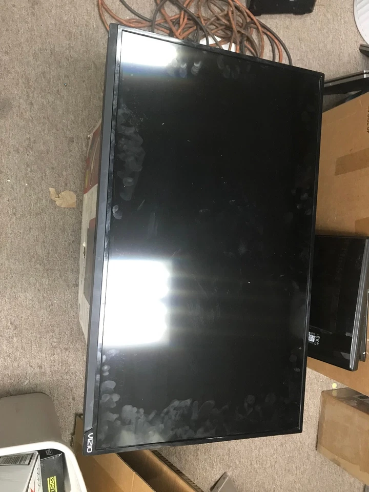 Vizio E-Series E231-B1 32" 720p HD LED LCD Television- WITH REMOTE LWZQPKEQ26017 - Image 1 of 4