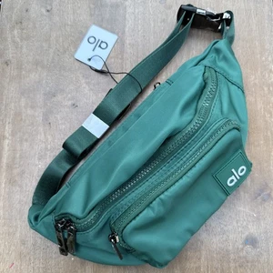 2025 Alo Yoga Explorer Fanny Bag green color - Picture 1 of 21