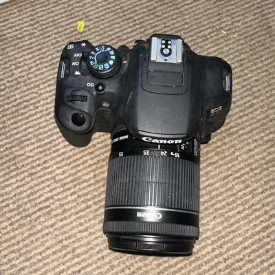 Canon EOS 700D DSLR Camera & 18-55mm - NO POWER FAULTY SPARES OR REPAIR — 第 1/4 张图片