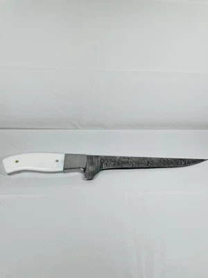 Faca de desossar Damasco feita à mão 12,25" resina branca e cabo de metal + bainha - Imagem 1 de 4