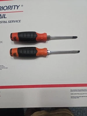 Two new Mac tools 4" phillips and slotted screwdrivers USA! - Image 1 of 4