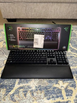 Razer Huntsman V2 Analog Gaming Keyboard: Razer Analog Optical Switches  - Image 1 of 4