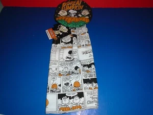 Peanuts Halloween Snoopy Great Pumpkin Hanging Kitchen Dish Towel NEW - Picture 1 of 4