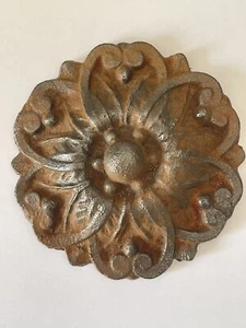 Ancienne Rosace en fonte pour Porte Portail Décoration Maison Jardin Fleurs - Picture 1 of 3
