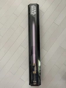 Set di spade laser legacy Mace Windu Star Wars Galaxy's Edge parchi Disney sigillate - Foto 1 di 12