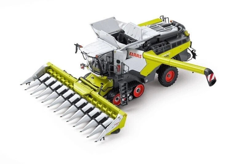 CLAAS LEXION 8900 TT 1:32 Scale Combine with CORIO 1275 C CONSPEED Corn Head - Image 1 of 4