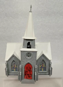 Bachmann 45192 HO Scale Plasticville Classic White Cathedral Church - Picture 1 of 7
