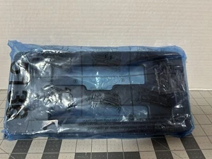 Soporte de placa frontal genuino GM 42565135 - Imagen 1 de 3