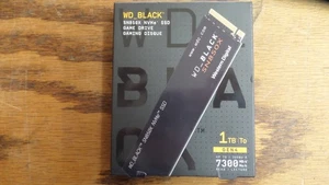 Western Digital WD Black SN850X 1TB NVMe SSD Gen 4 7300 New Sealed!! - Afbeelding 1 van 2