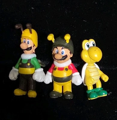 NINTENDO MARIO Galaxy 2 MARIO AND LUIGi Yoshi 2" SMALL BEE FIGURES CAKE TOPPERS - Image 1 of 4