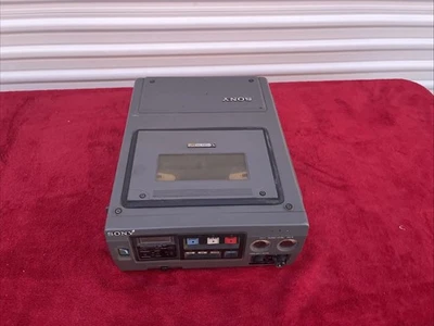 Sony U-Matic S SP VO-8800 Portable Videocassette Recorder ungetestet - Bild 1 von 4