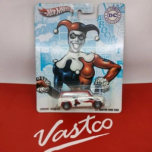 HOT WHEELS POP CULTURE DC COMICS HARLEY QUINN '67 AUSTIN MINI VAN DIECAST 1/64 - Picture 1 of 5
