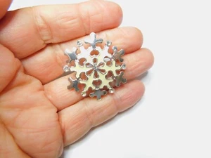 Broche Copo de Nieve Navidad Invierno Esmalte Crema Estrás Transparente De Colección - Imagen 1 de 5