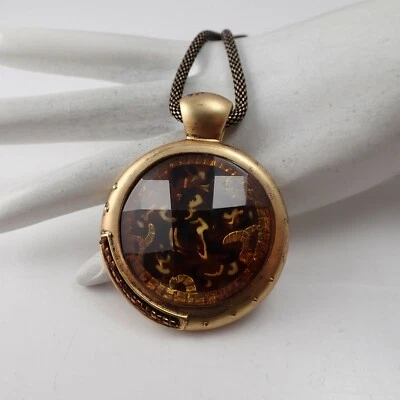 Colar pingente cúpula facetada laranja queimado tom dourado desgastado KC Kenneth Cole - Imagem 1 de 4