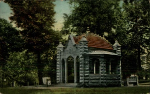 Bloomington,IN Indiana University Well House Monroe County Indiana Postcard - Picture 1 of 2