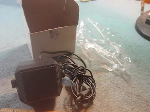 Radio/Scanner remote speaker aprox 3"X 2.5" with mount and cable 7' - Zdjęcie 1 z 4