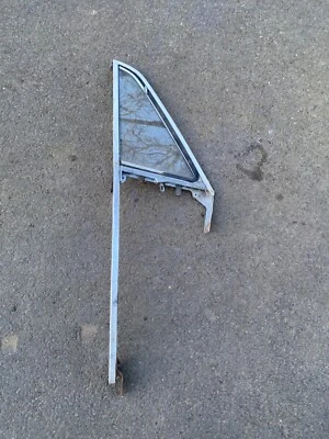 BMW 2002 2002tii E10 правое ПРОЗРАЧНОЕ вентиляционное стекло передней двери - Изображение 1 из 4