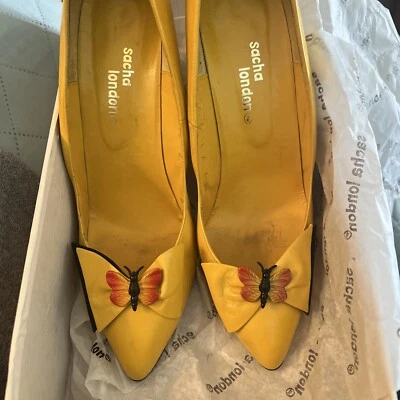 SACHA LONDON - RARO - Tacones amarillos de cuero para niños con lazo de mariposa talla 9 B Foto 1 de 4