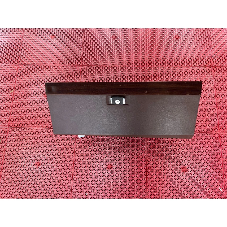 1979 - 1984 年福特 Crown Victoria LTD OE 复古棕色手套盒盖木纹装饰 — 第 1/4 张图片