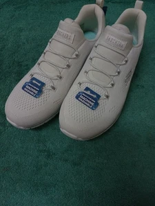 Skechers Damen/VIRTUE Readience/weiß-silber/Größe 8 Neu mit Etikett - Bild 1 von 8