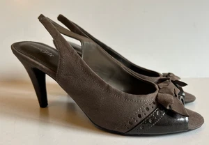 East 5th Heels Slingback Peep Toe Bow Taupe Faux Suede Bettey Women Shoes SZ 9 - Picture 1 of 8