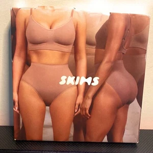 SKIMS Sculpting High Waist Brief Color Onyx Size XXS/XS - Picture 1 of 4